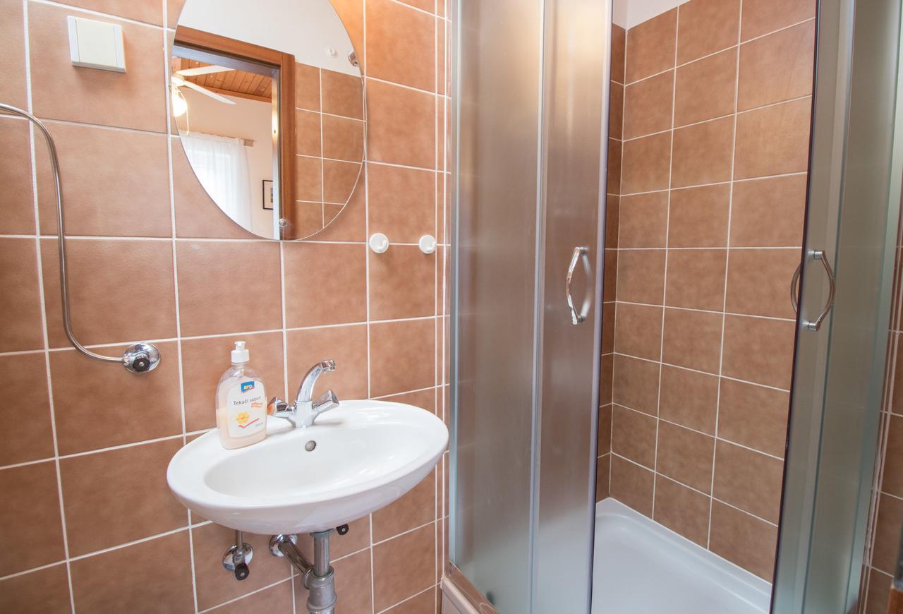 Rooms Sofija Selce Esterno foto